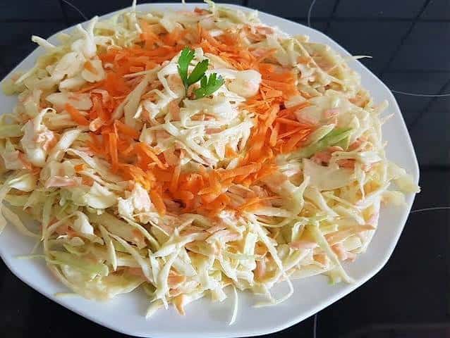 علبة سلطة روسية